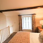 Kirkstone Ideal For A Romantic Break Centrally Located In With Wood Burning Stove * アンブルサイド