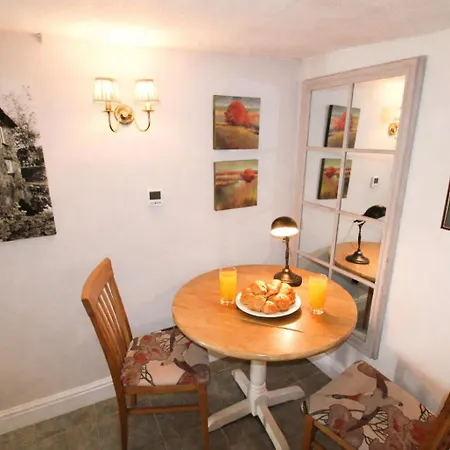 Vakantiehuis Kirkstone Ideal For A Romantic Break Centrally Located In With Wood Burning Stove *